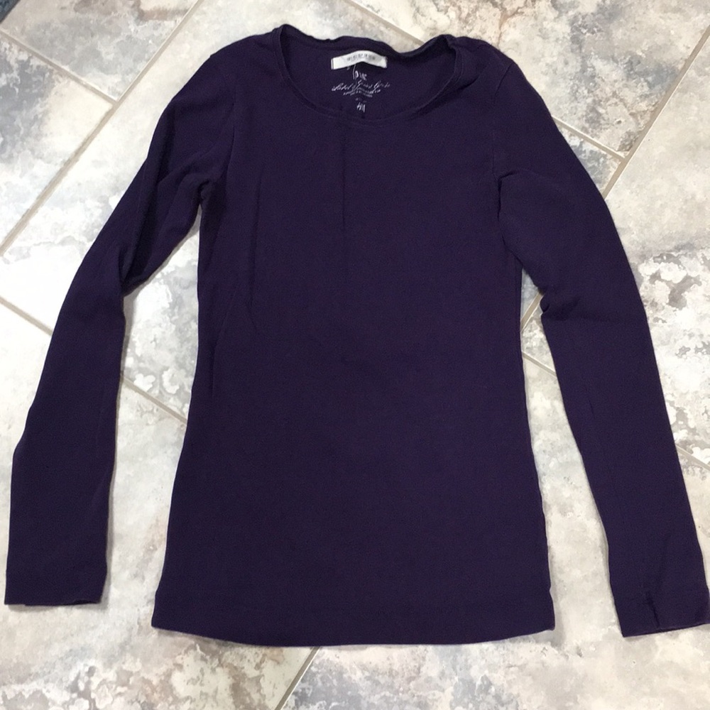Long-sleeve t-shirt